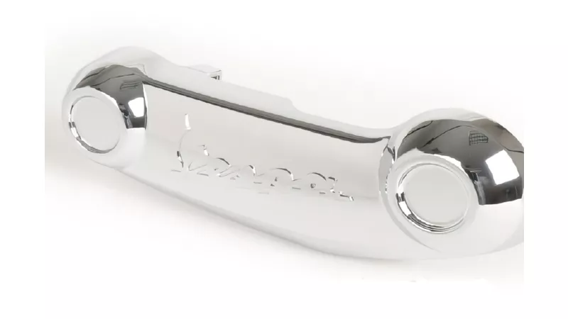 15183-swingarm-cover-chrome-w-vespa-logo-vespa-primavera-50-150cc-1.webp